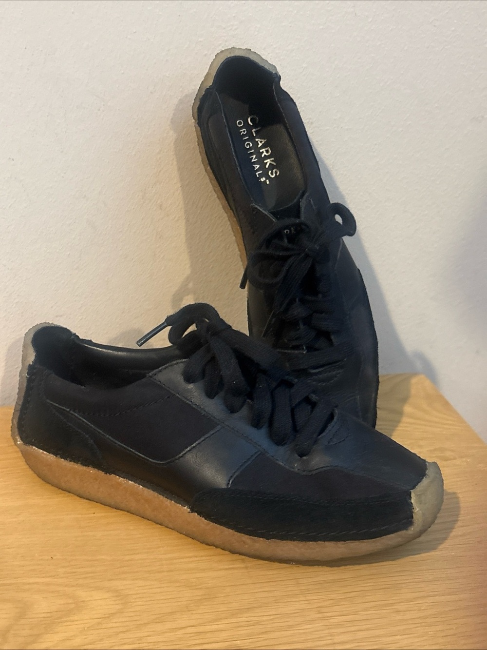 Clarks Originals Natalie Run Sneakers Shoes Black Suede Leather 8 1/2 Women’s